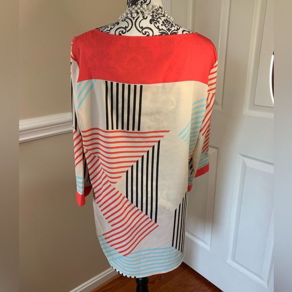 New York and Company- women’s lightweight tunic, size Lg. - Picture 9 of 10